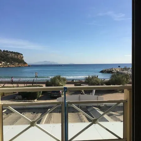 Front De Les Pieds Dans L'eau Appartement